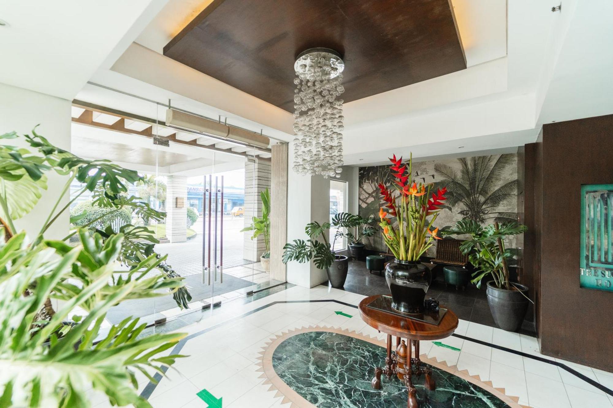 Sugarland Hotel Bacolod Bagian luar foto